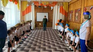 Военно-патриотическое развлечение «Зарница» во второй младшей, средней группе Военно-патриотическое развлечение «Зарница» во второй младшей, средней группе.