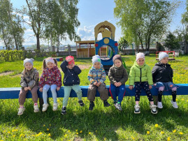 Праздник "День защиты детей" для детей 2 младшей и комбинированной группы Праздник "День защиты детей" для детей 2 младшей и комбинированной группы.